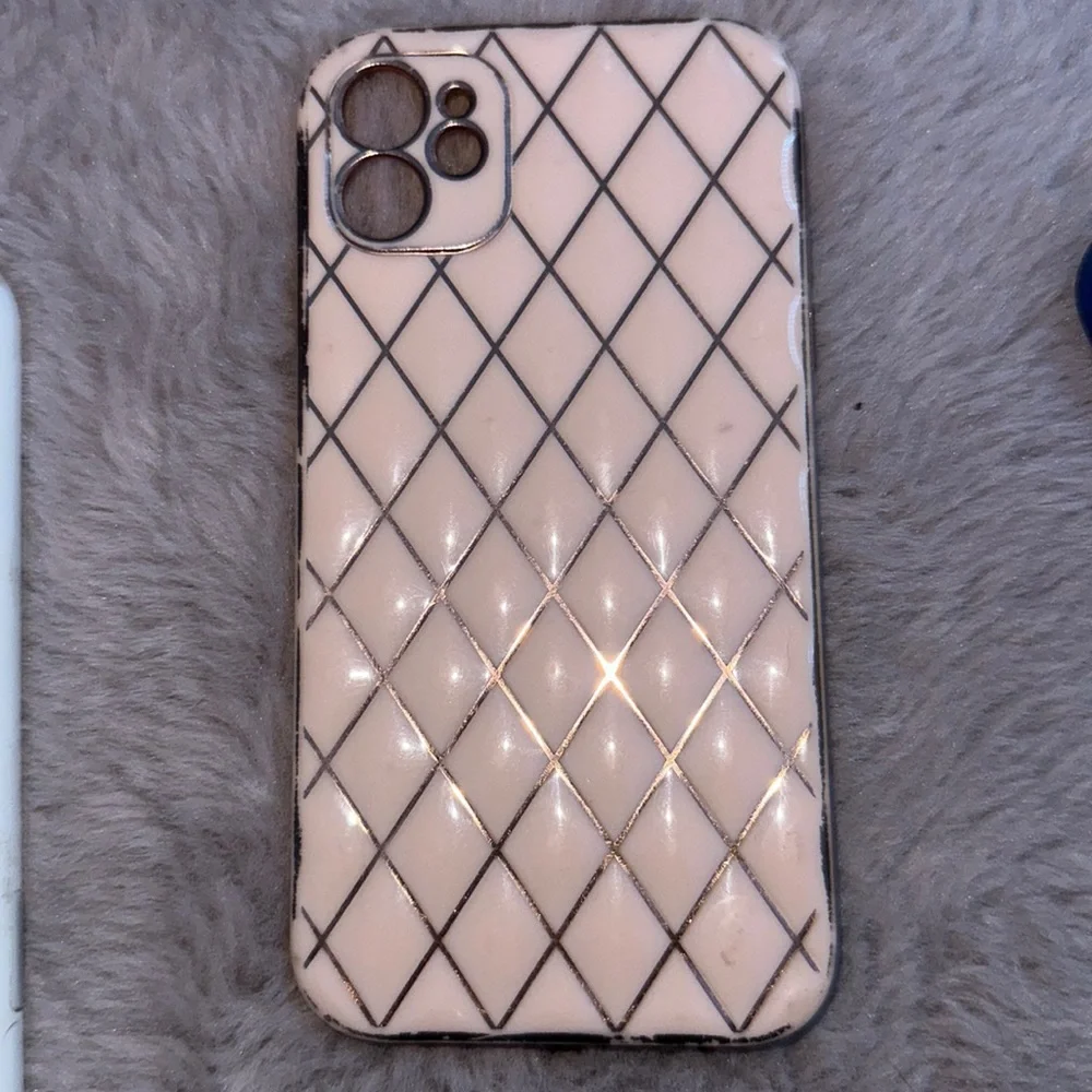 iPhone case - Picture 1 of 1